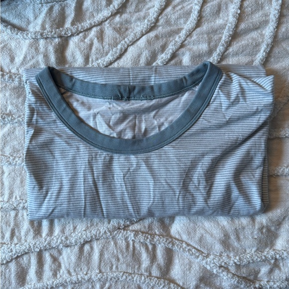 Lululemon 5-year basic tee - Picture 2 of 2